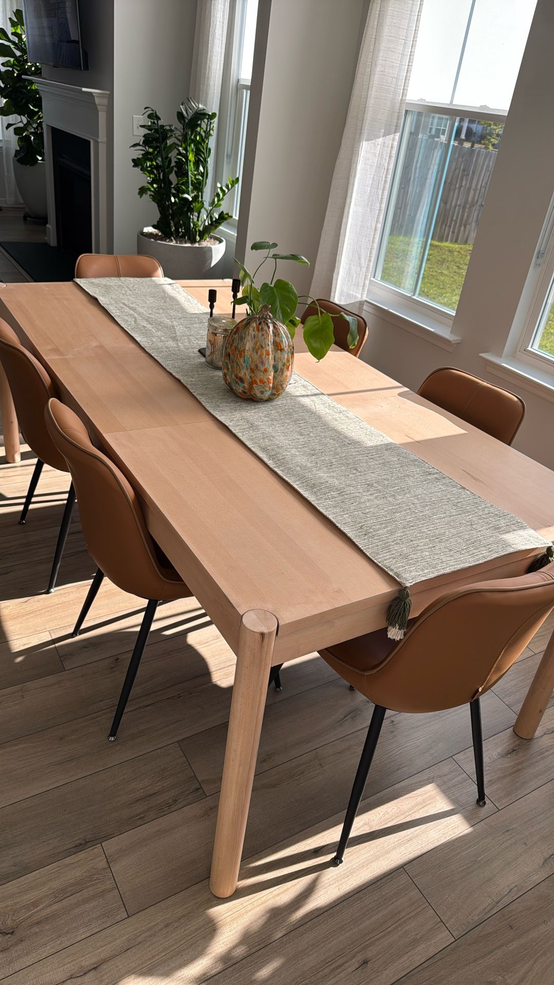πΏ Solid Beech Wood Extendable Dining Table β Scandinavian Modern β $300 OBO
