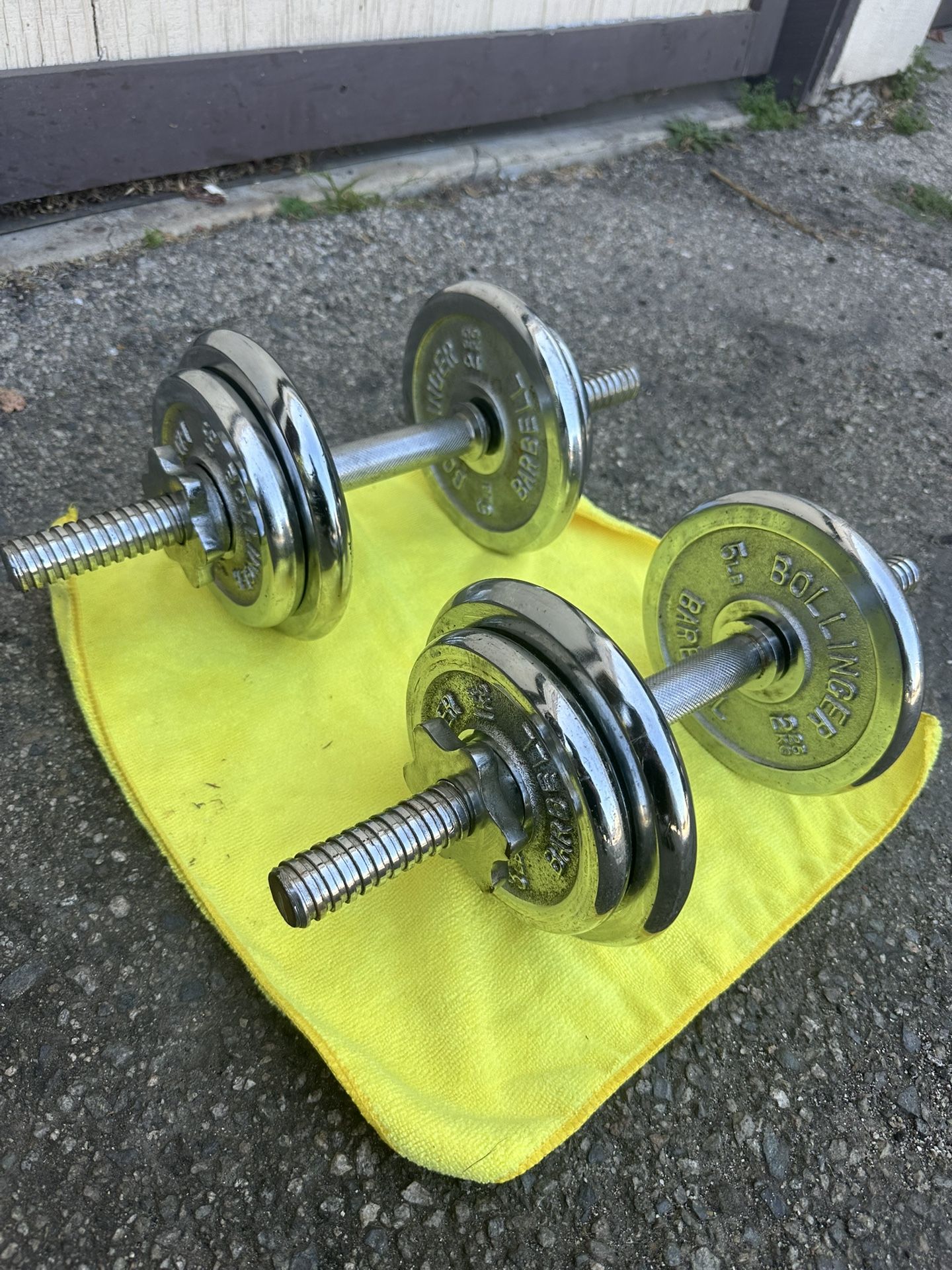 Adjustable Weights [Four 5lbs Plates, Four 3lbs Plates, And Two Bars]