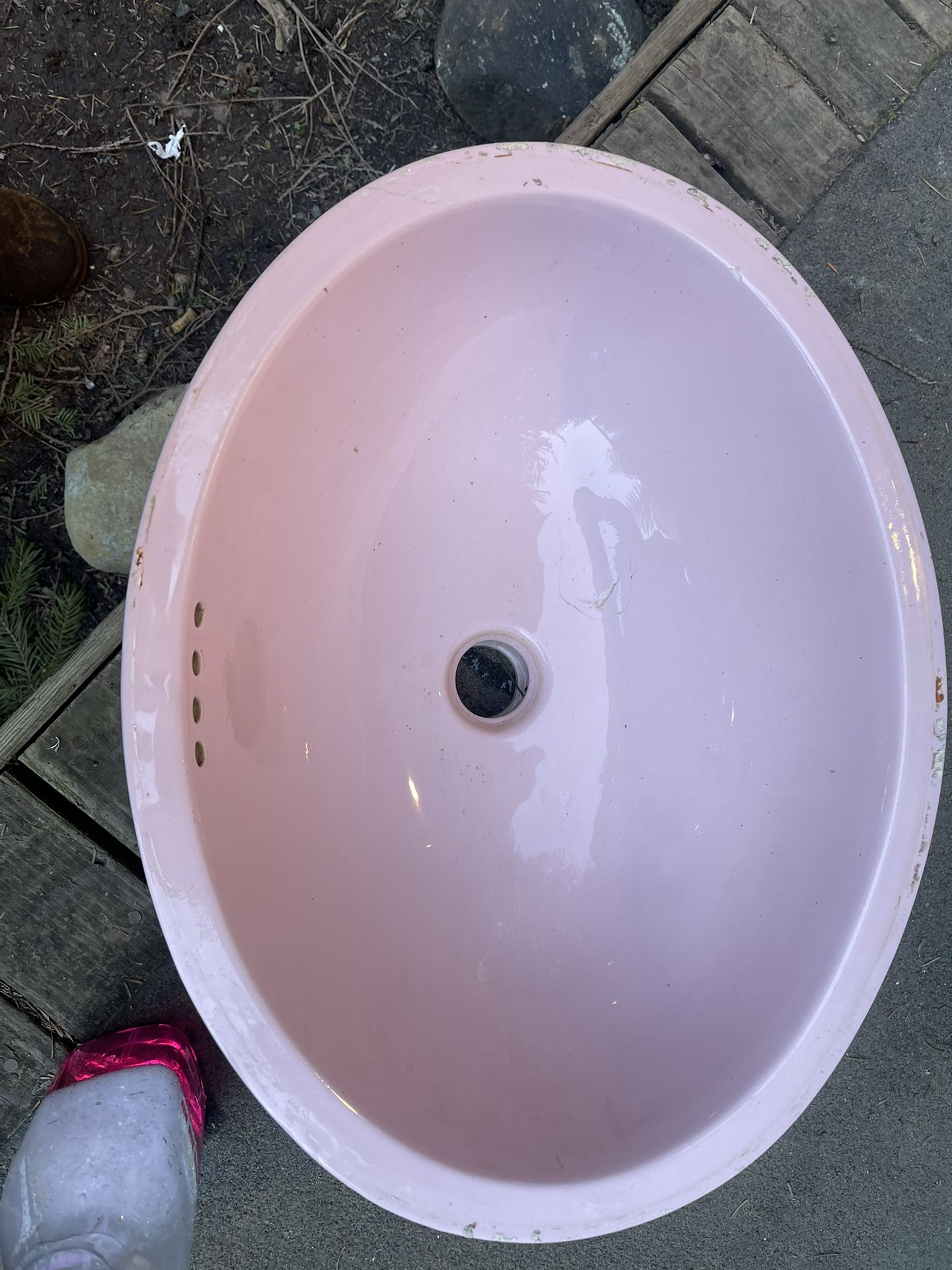 Retro Pink Bathroom Sink 