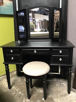 BLACK VANITY