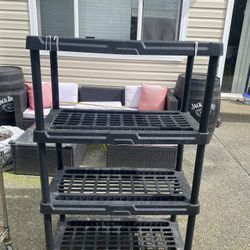 Storage rack / shelves pick up in orting 