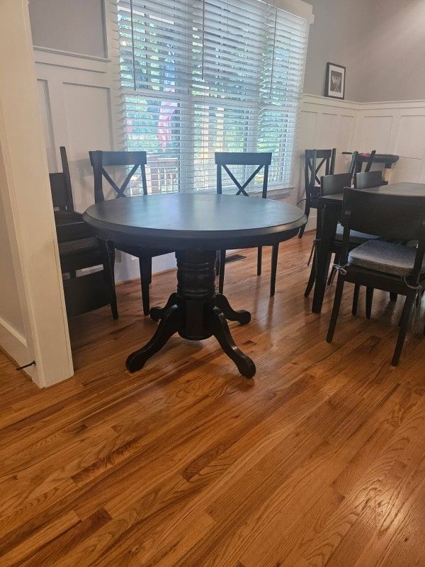 Dining Table With 4 CHAIRS