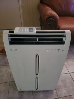 Se Vende aire acondicionado  18 × 32 de altura trabaja  solo le falta enfriar  $ 30