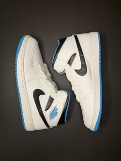 Jordan 1 mid ( Laser Blue)
