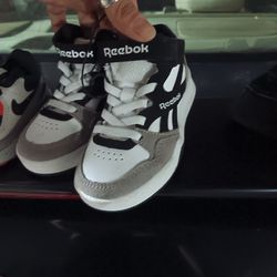 Reebok Tennis Shoes (Kids)