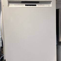 New Bosch Dishwasher White Excellent Conditions 