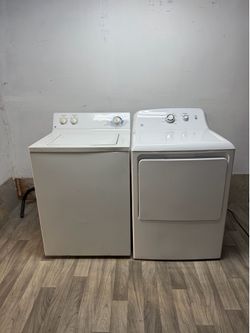GE washer and gas dryer laundry set