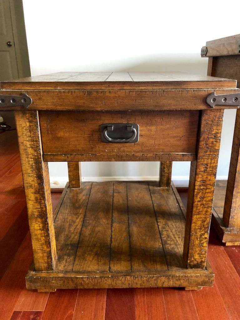Haverty's Side table