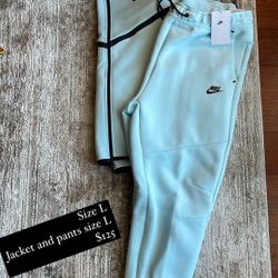 Brand New Nike tech size L Top And bottom L