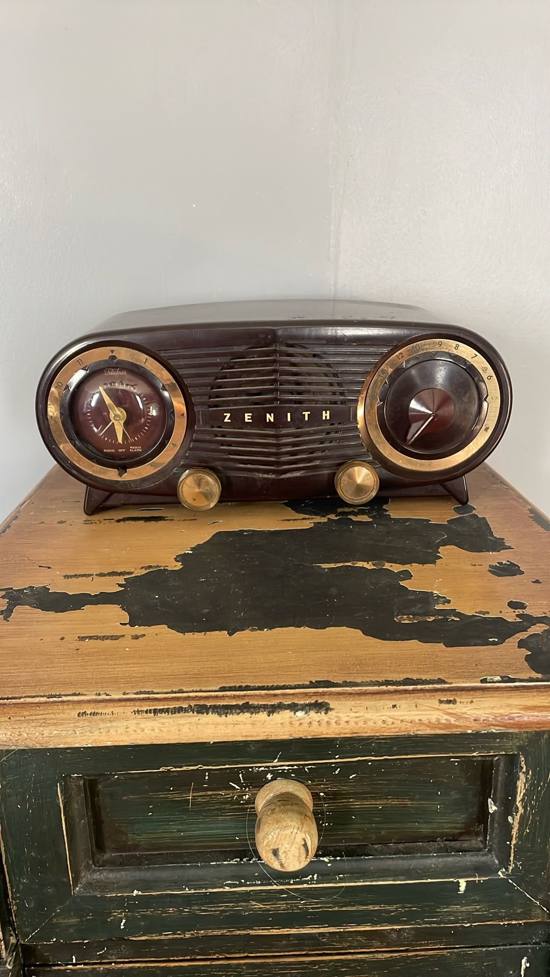 Antique Zenith Radio