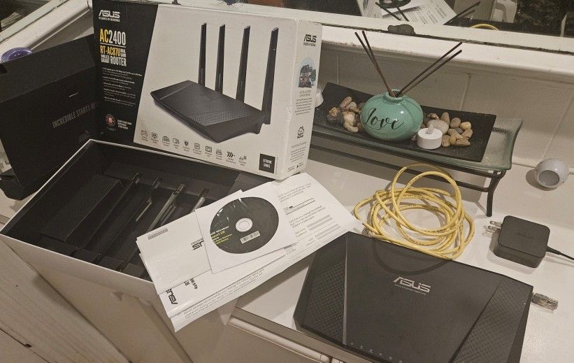 Asus AC2400 RT-AC87U Dual-band Wireless Gigabit Router COMPLETE Great