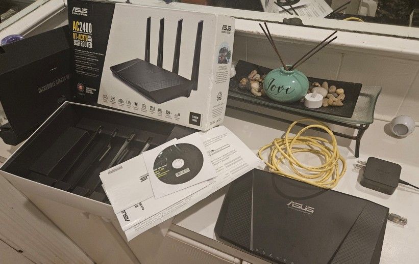 Asus AC2400 RT-AC87U Dual-band Wireless Gigabit Router  COMPLETE Great