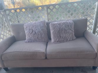 Pink sofa for sale!