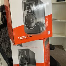 3 Series JBL Studio Monitors 