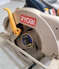 Ryobi 120v 14amp 7 1 4 Circular Saw CSB141LZ With Laser With Case Corded Tool for Sale in Pompano Beach FL OfferUp