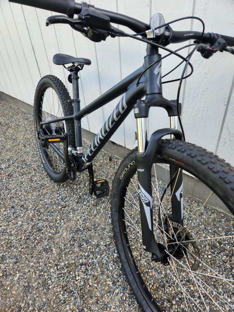 Specialized Rockhopper 27.5 Mountain Bike