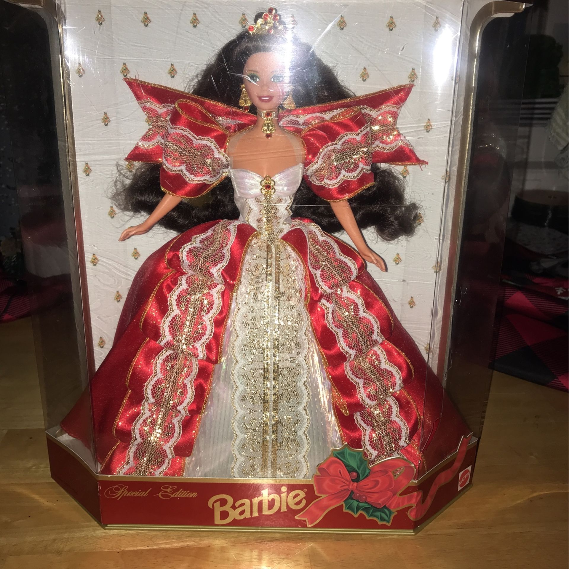 1997 Happy Holidays Barbie Vintage Collectable 