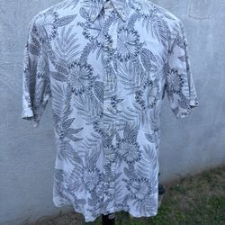 PreOwned Reyn Spooner Classic White/Blue Hawaiian Print Full Button Men's Large