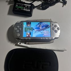 PSP 2000 Silver 128gb