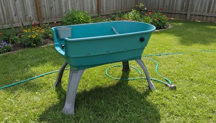 Booster Bath Elevated Dog Bathing & Grooming Center, Large, Teal! Good for all Size Dog Breeds! Missing drain hose. Retails $174.99.