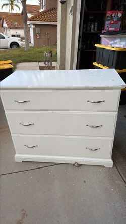 White dresser Free