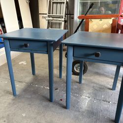 2 Nightstands  End tables - Wood