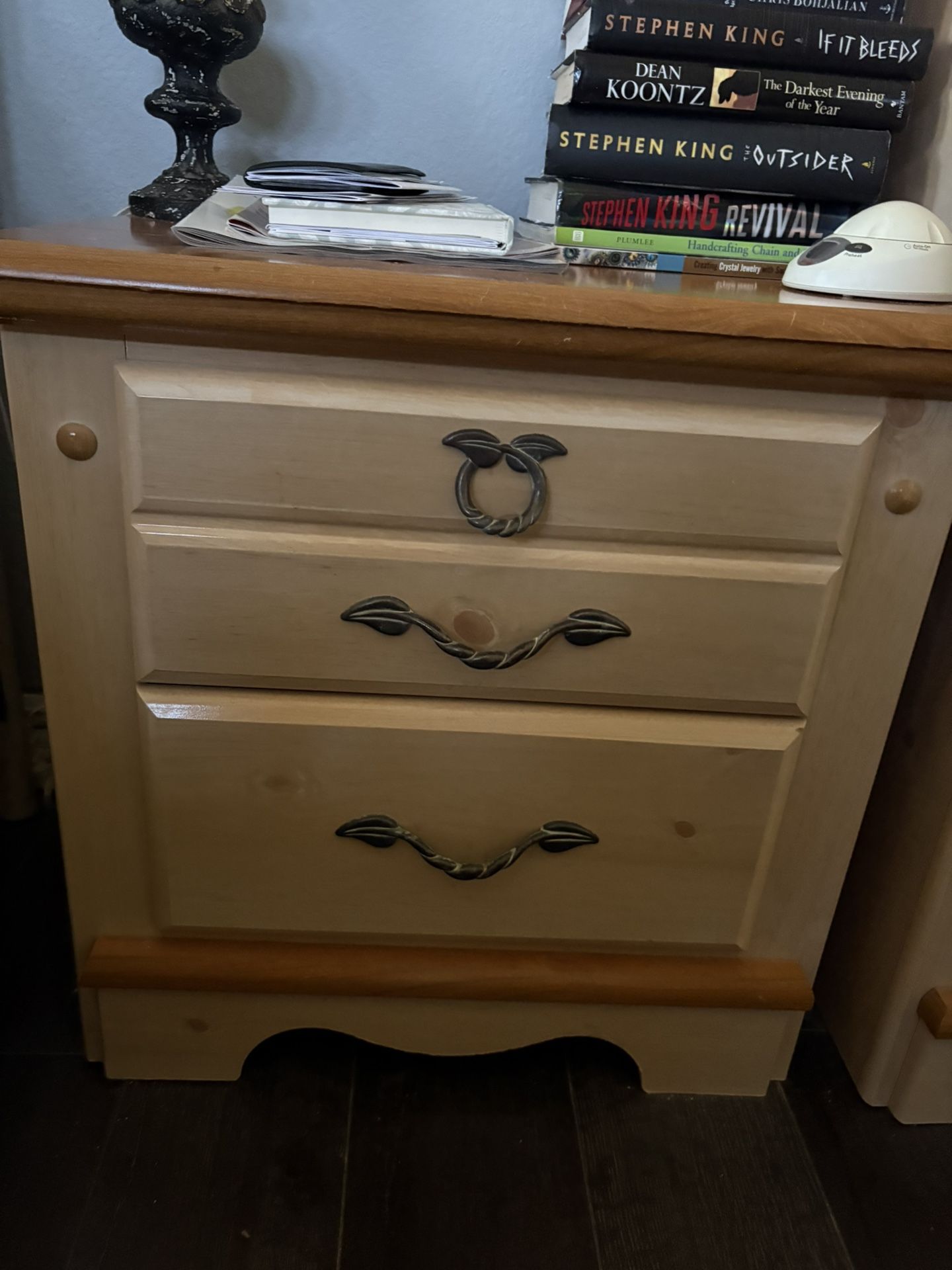 Pair Of Night Stands/End Tables