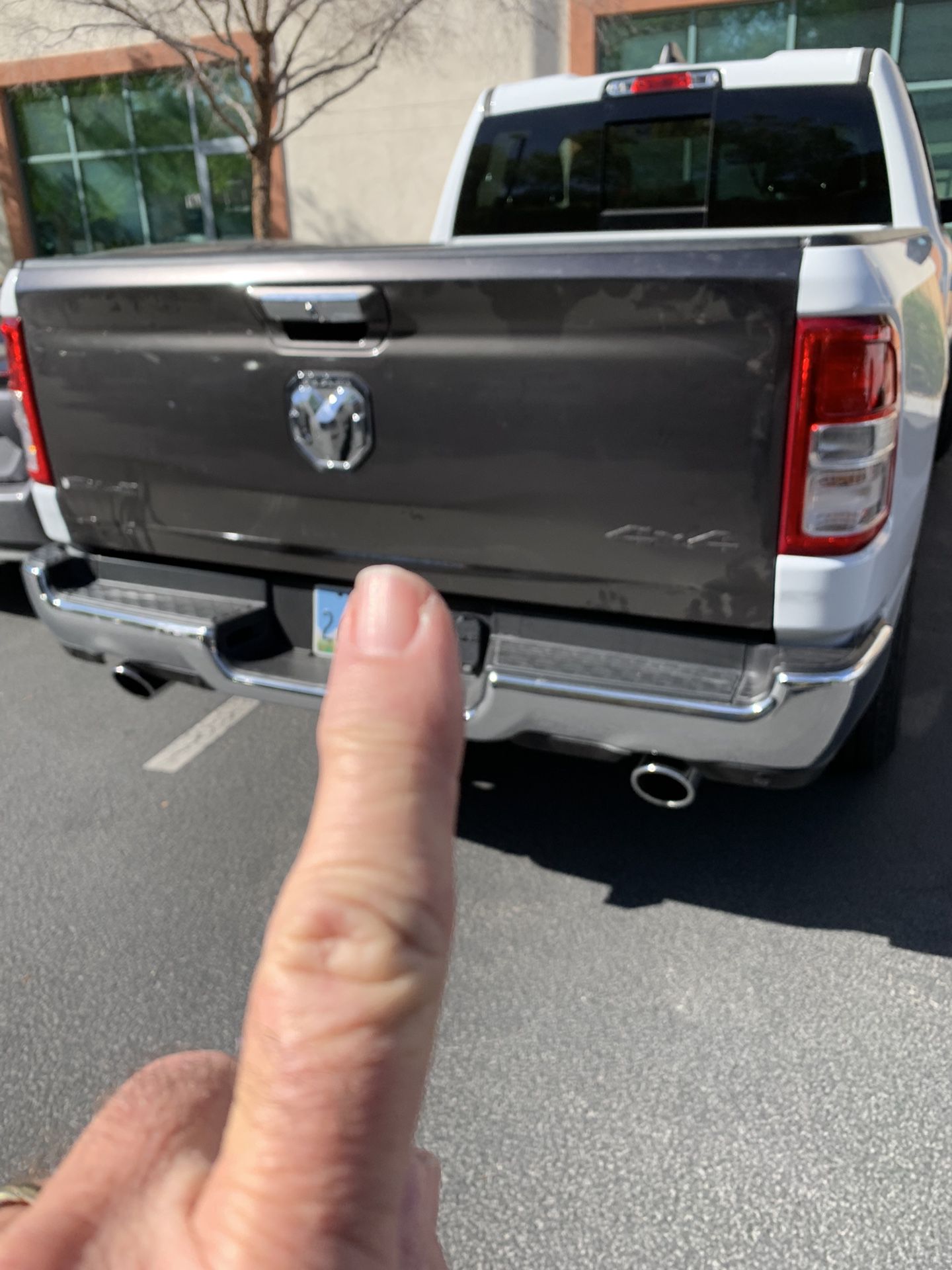 Ram 1500 Tailgate With camera And Lock New Body Style 