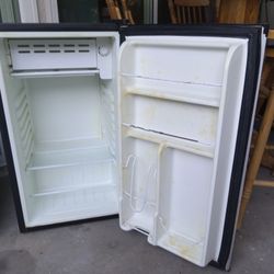 Mini fridge