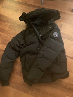Black badge canada goose