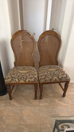 Table and chair FREE