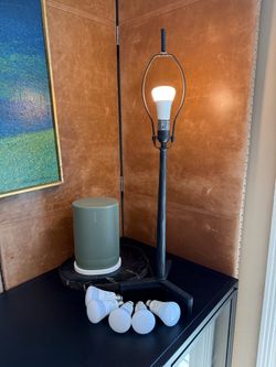 (6) Philips Hue White and Color Ambiance Smart Bulbs