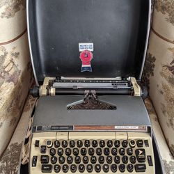 Smith-Corona Electra 210 portable electric typewriter