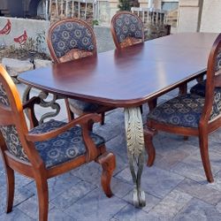 Dining Room Table And 6 Chairs 