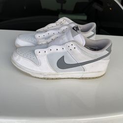 Size 7 gray and white dunks