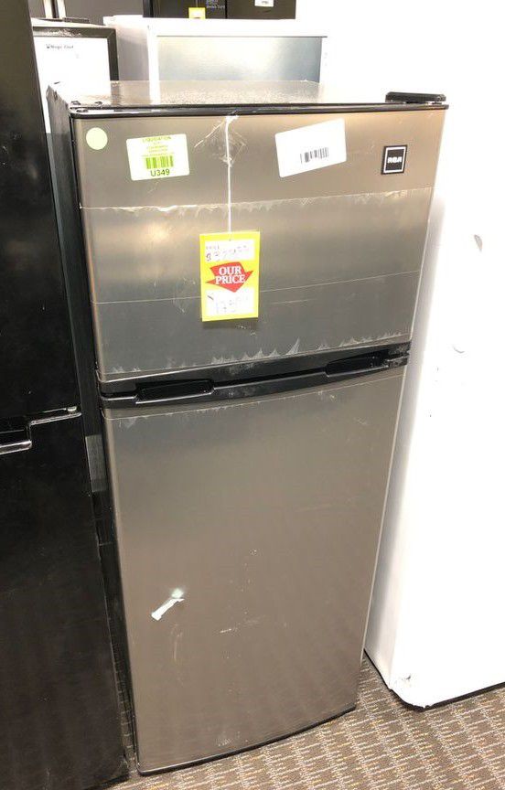 RCA Top Freezer Refrigerator 7.5-cu ft SI5