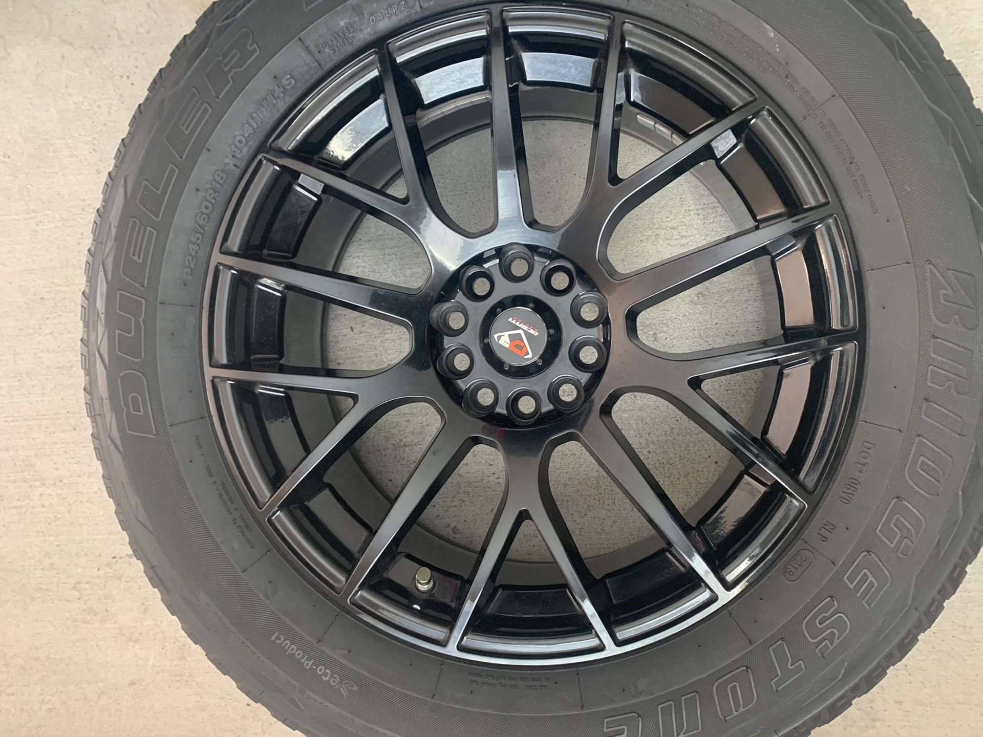 Rims 18 inch with tire like new ( 245 / 60 / 18)