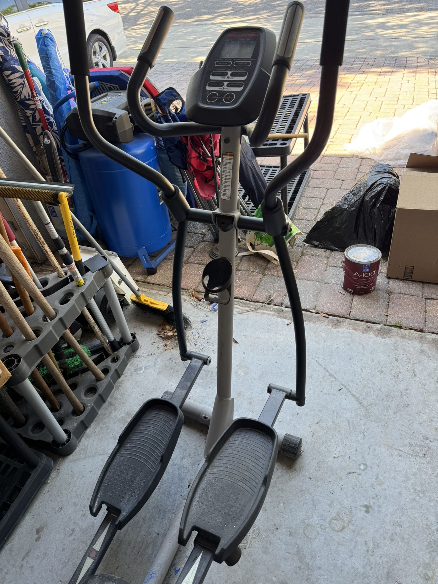 Pro-form hybrid elliptical
