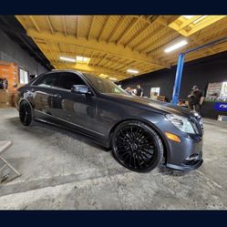 20 INCH NEW WHEELS AMG STYLE STAGGERED FOR MERCEDES BENZ E300 E350 E550 S550 S560 S580 CLS450 CLS550 CLS400 WITH NEW TIRES !!!