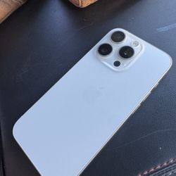 iPhone 15 Pro White