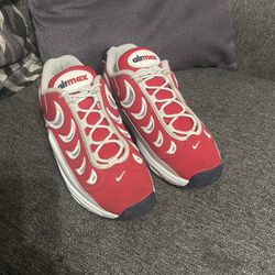 8 1/2 Nike air, max red and white tennis shoes