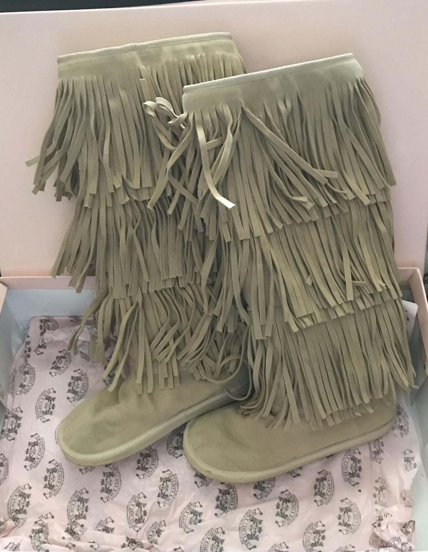 Juicy Couture NEW size 8 camel faux suede fringe boots