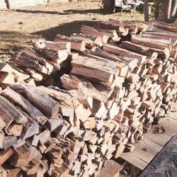 SEASONED QUALITY FIREWOOD! FREE DELIVERY!