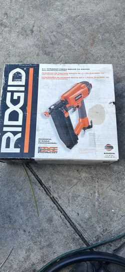 RIDGID R250SFA 16 Gauge 2.5 inch Finish Nail Gun