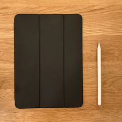 Apple Pencil and iPad Pro Case