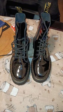 Dr. Martens Men’s Black Boots Shiny 