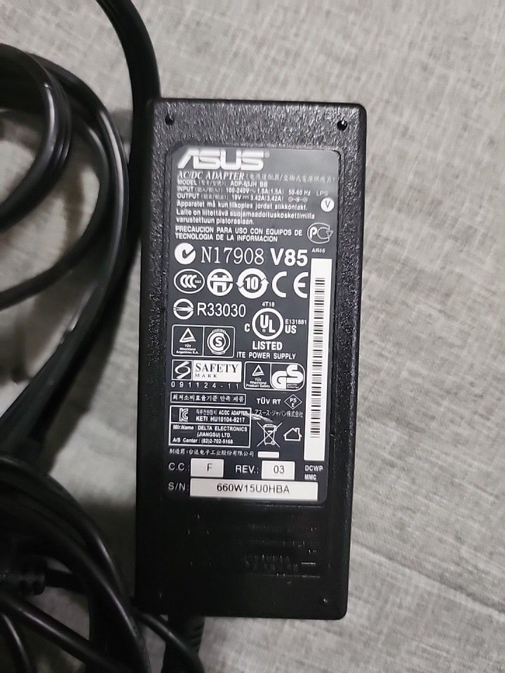 Original ASUS AC/DC Adapter ADP-65JH BB