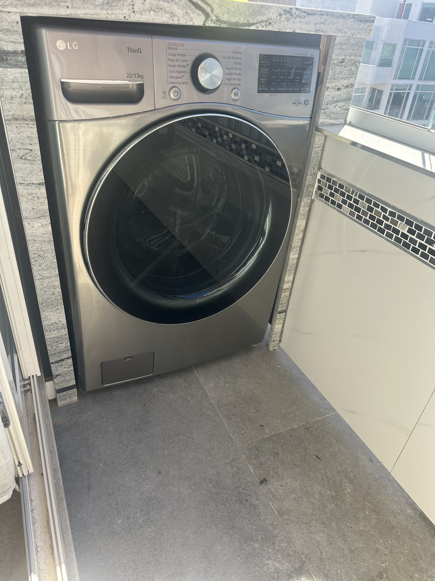 washer and dryer (2in1)