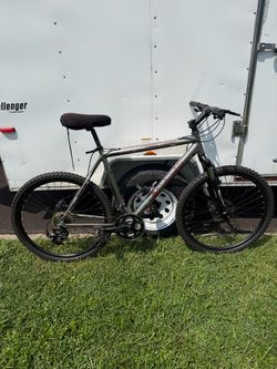 Like New Columbia TrailHead 26” Mountain Bike