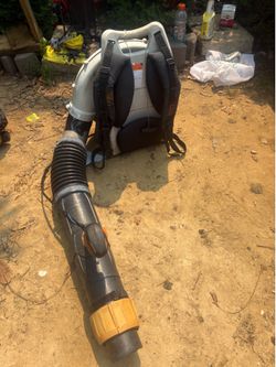 BR 700 backpack blower